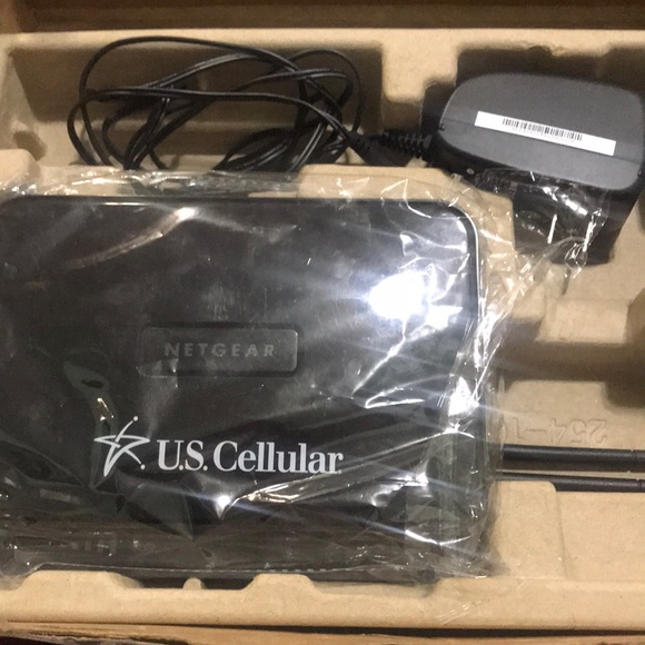 router/modem - Picture 2 of 3